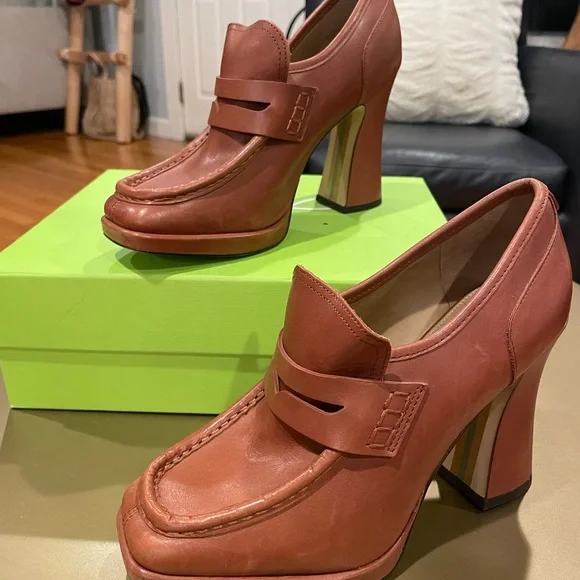 JEANETTE PLATFORM LOAFER, size 9, brown leather - Picture 6 of 7